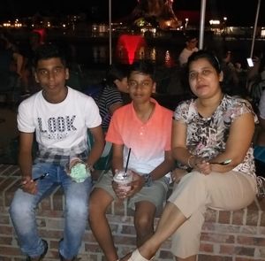 Meet your Posher, Mona